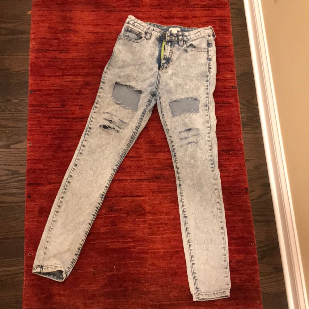 Forever 21 High-Waisted Ripped Skinny Jeans